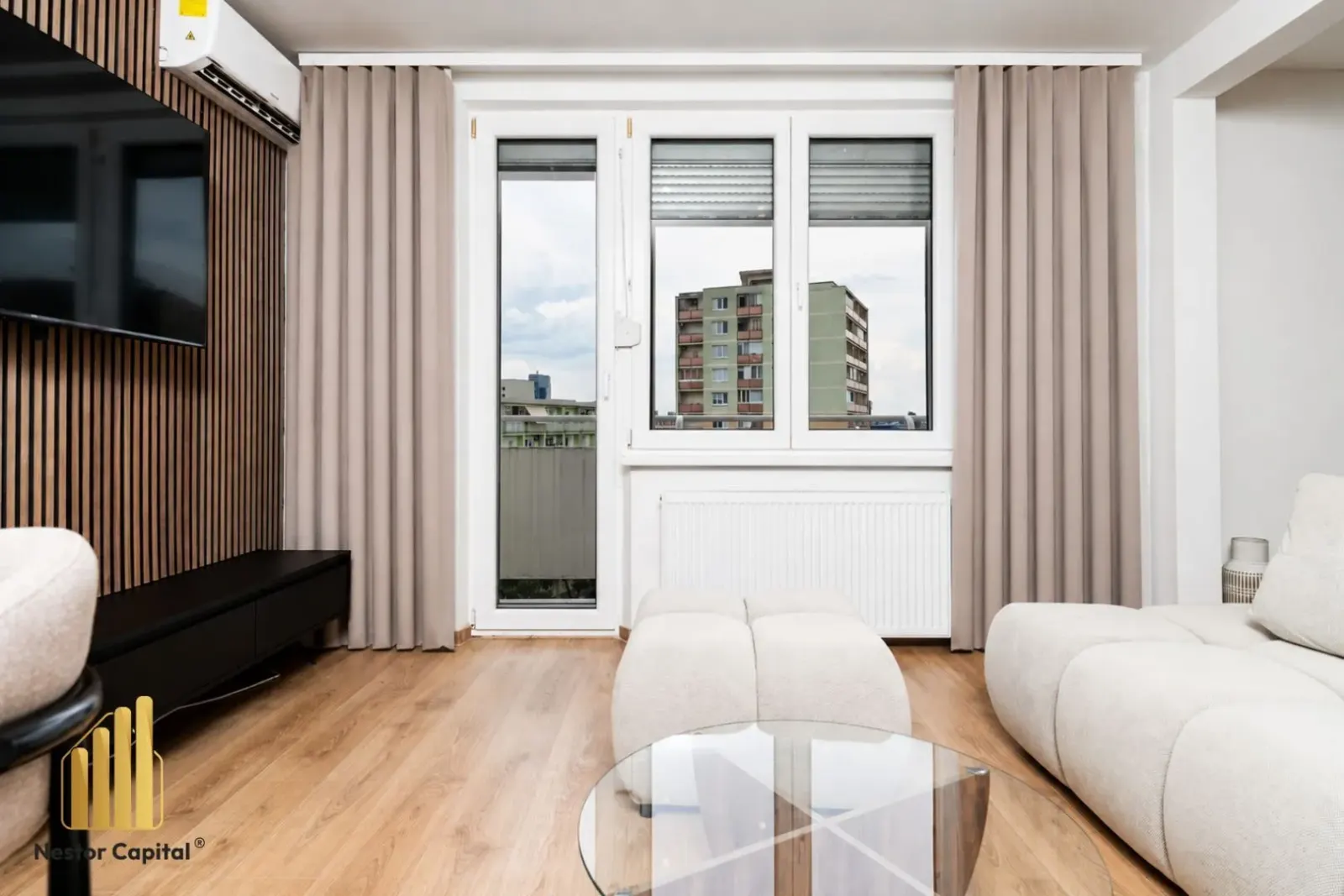 REZERVOVANÉ-Moderný kompletne zrekonštruovaný a plne zariadený 2-izbový byt s balkónom – ideálny na bývanie aj investíciu, Bratislava-Nové Mesto – fotka 2