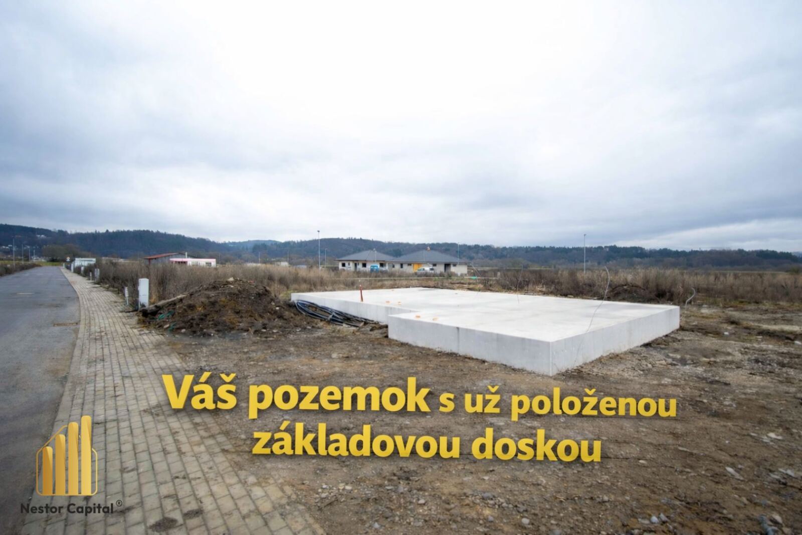 Pozemok so základovou doskou a projektom domu – možnosť dokončenia na kľúč, Sliač – fotka 2