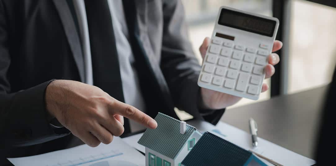 Výpočet financovania na kalkulačke – asistencia pri hypotéke a poistení nehnuteľnosti