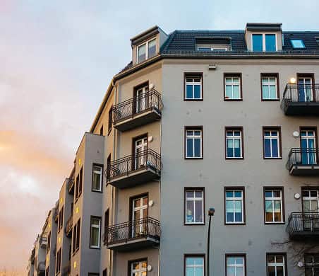 Viacpodlažný bytový dom s balkónmi – výkup nehnuteľnosti