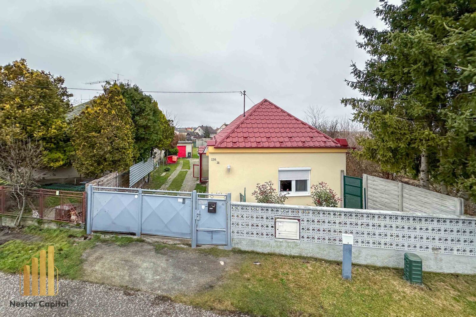 Priestranný rodinný dom po kompletnej rekonštrukcii s veľkým pozemkom, Dunajská Streda – fotka 2